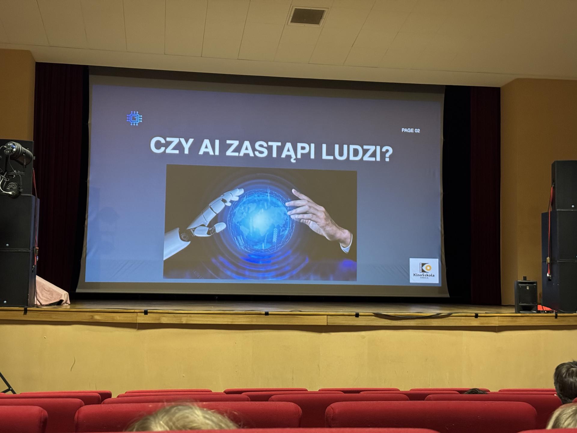 Uczniowie podczas warsztatów