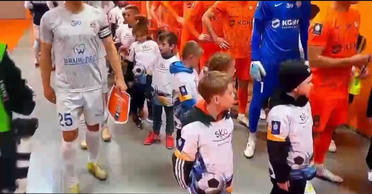 Dzieci na boisku