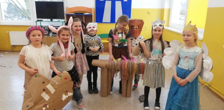 (szerokość: 750 / wysokość: 369)