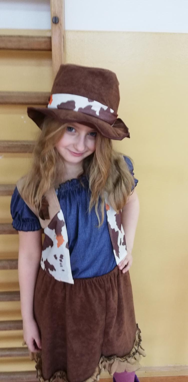 (szerokość: 750 / wysokość: 1521)