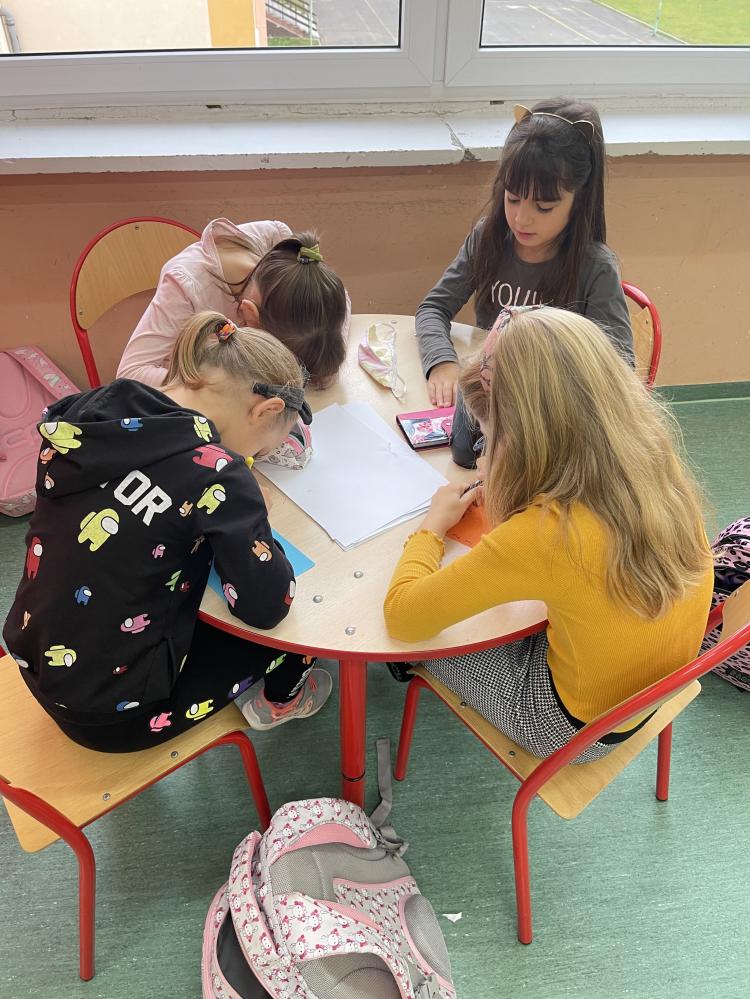 (szerokość: 750 / wysokość: 999)