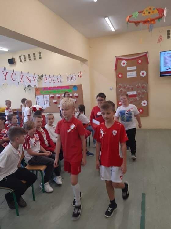 (szerokość: 560 / wysokość: 750)