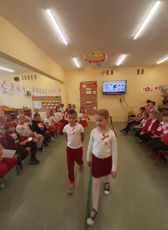 (szerokość: 560 / wysokość: 765)