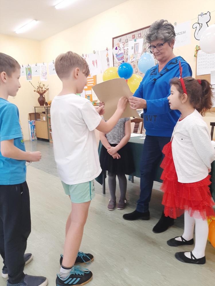 (szerokość: 750 / wysokość: 999)