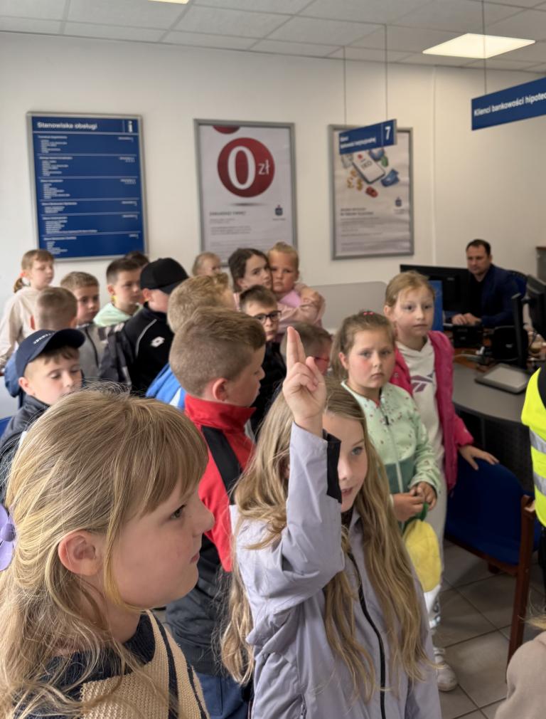 Wizyta uczniów w banku