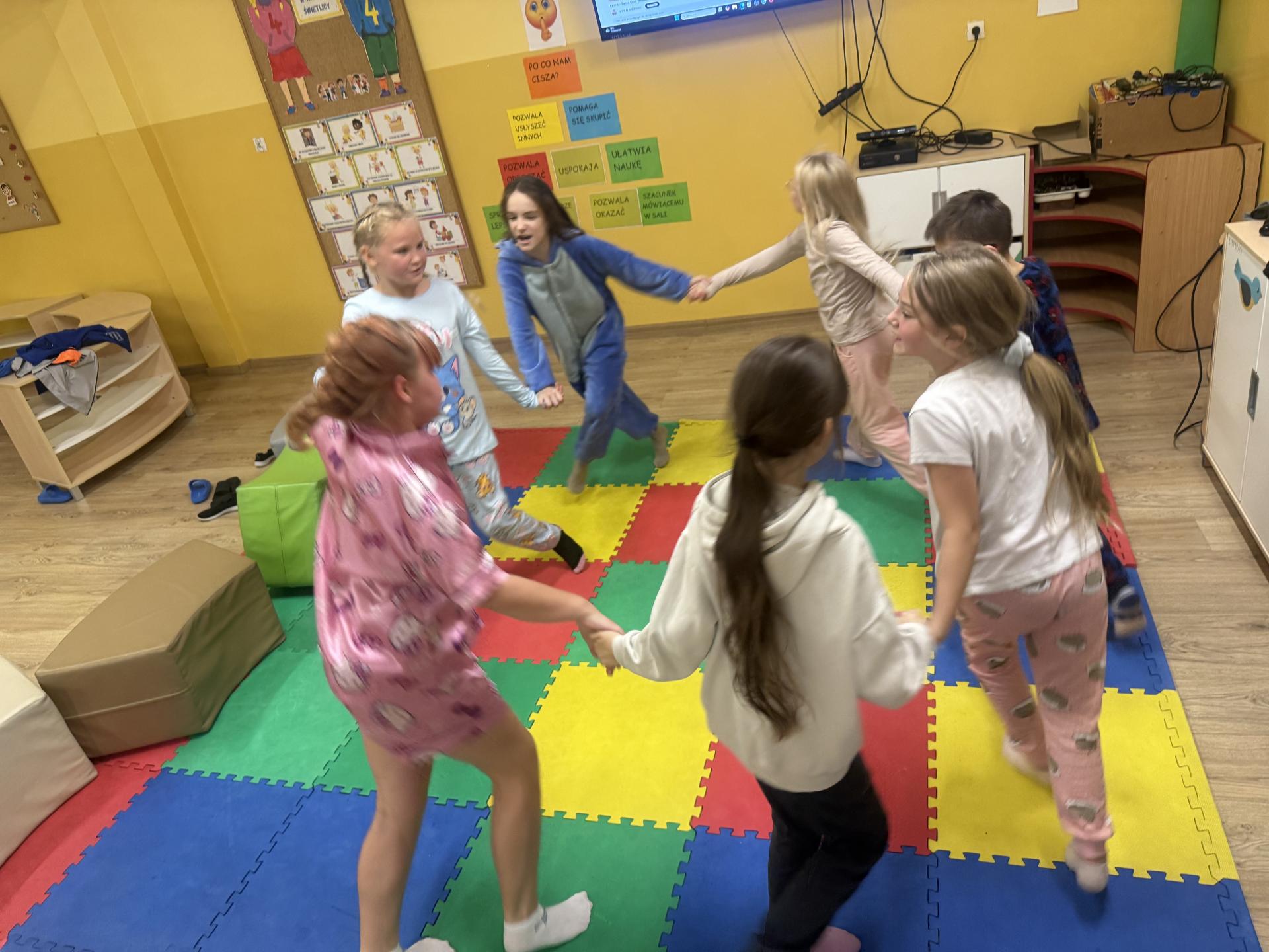 3A- nocowanie w szkole