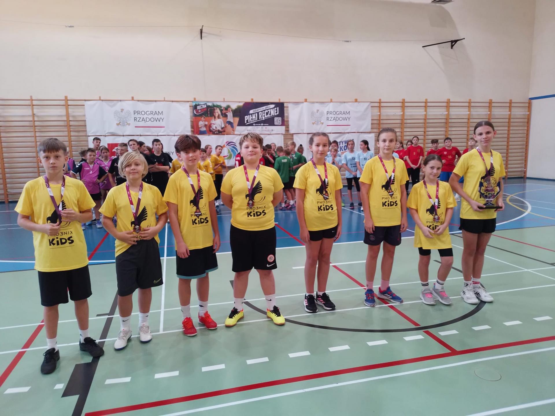 nasza drużyna z pucharem