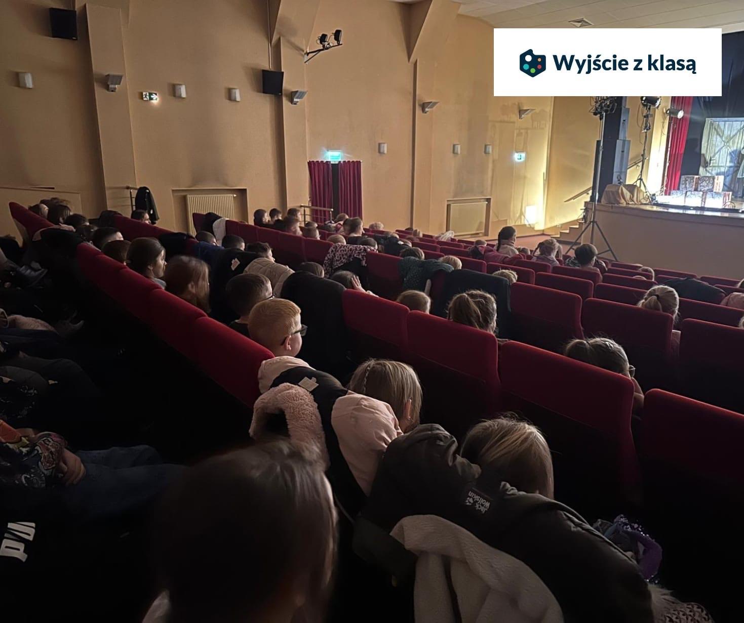 Wyjście na spektakl