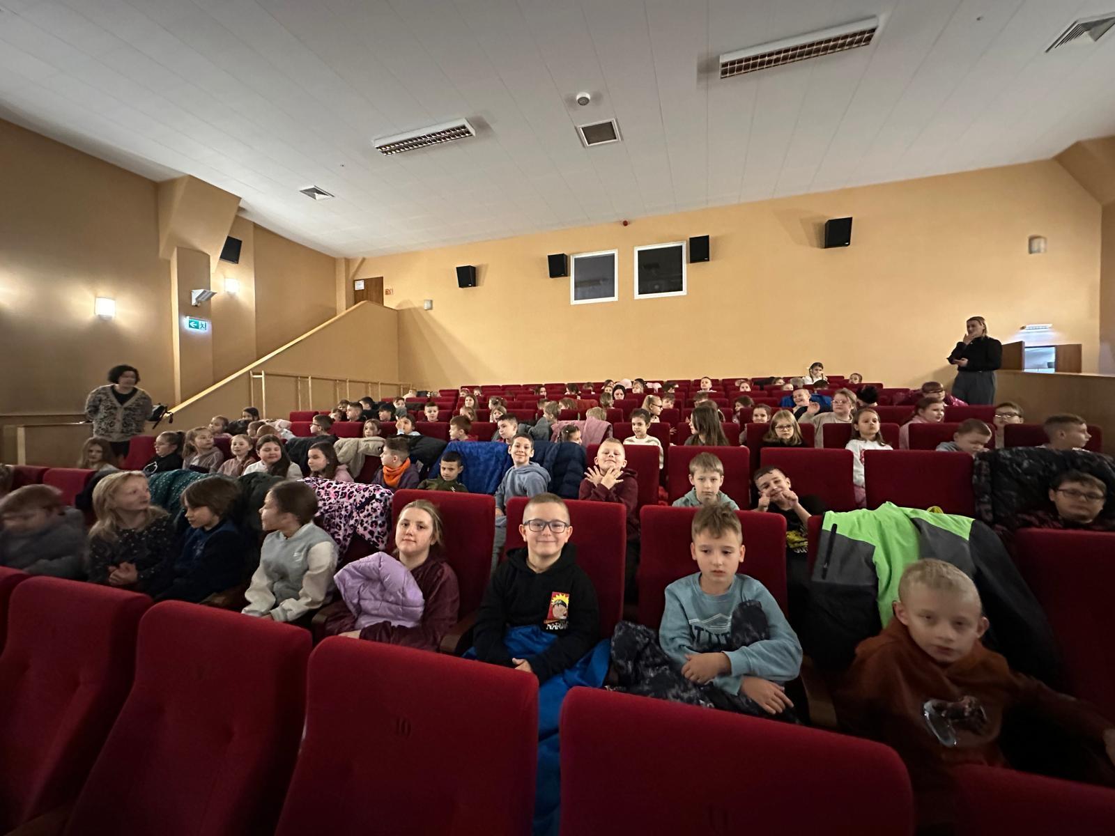 Wyjście na spektakl