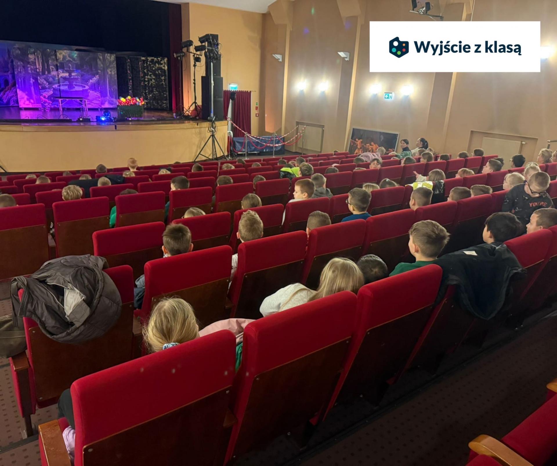 Wyjście na spektakl