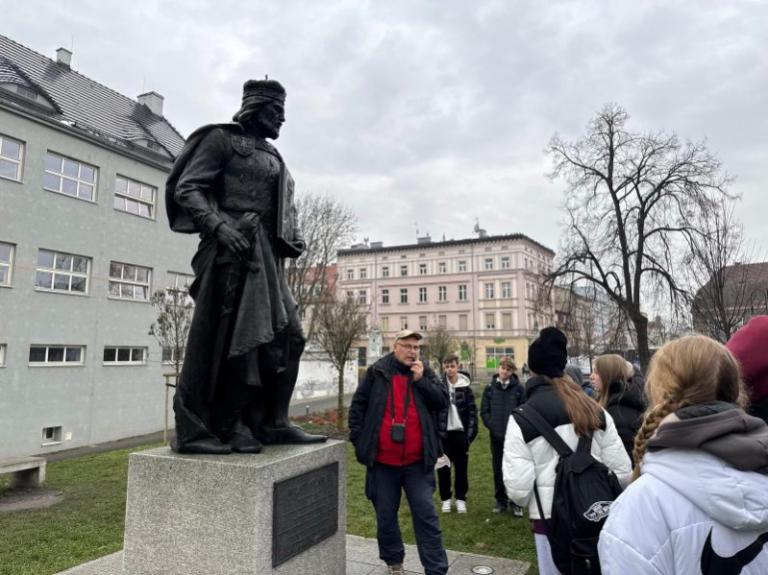 Uczniowie na wycieczce w Opolu