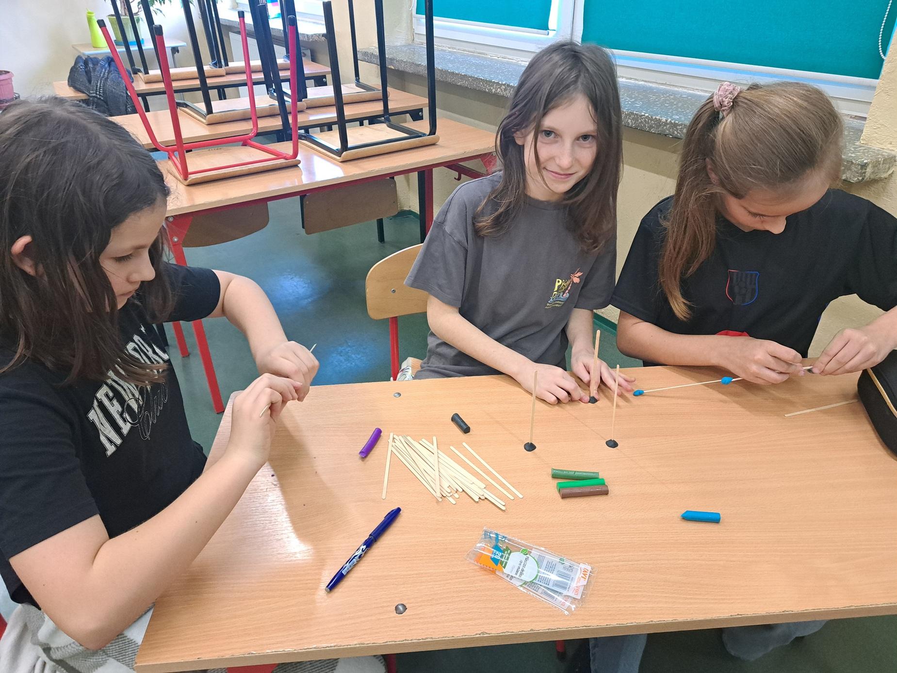 zadanie z patyczkami