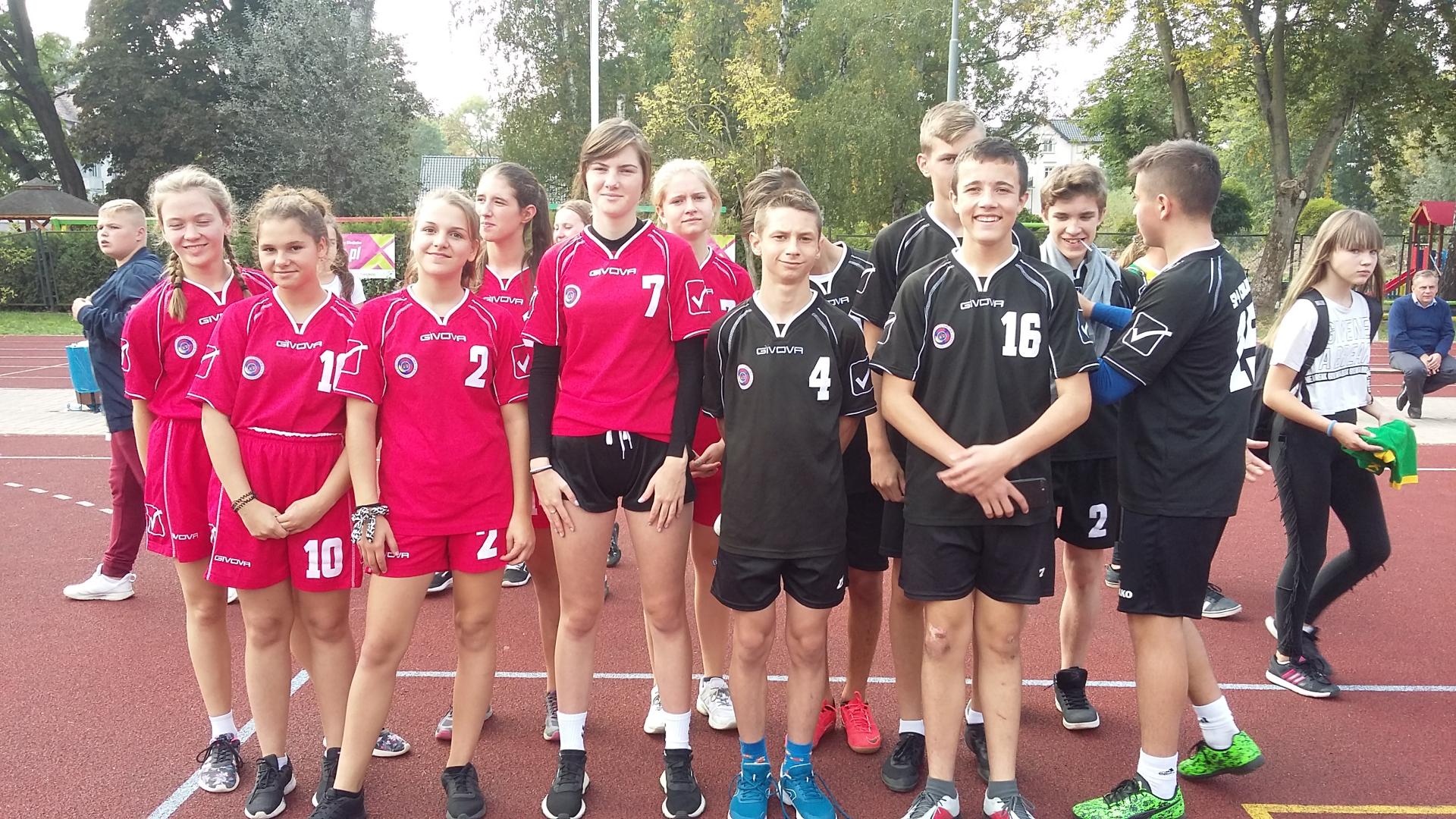 ZAWODY LEKKOATLETYCZNE DZIECI SP4 NA PIERWSZYM MIEJSCU