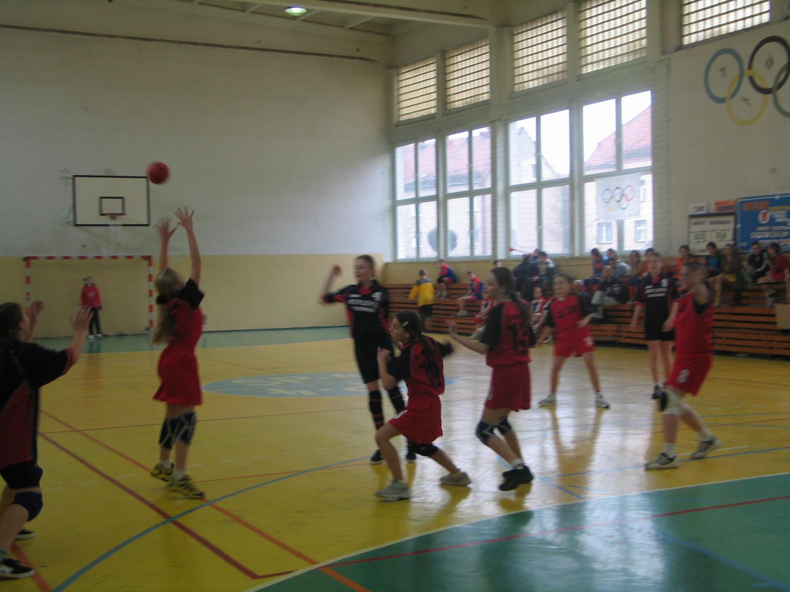 ROZGRYWKI SPORTOWE