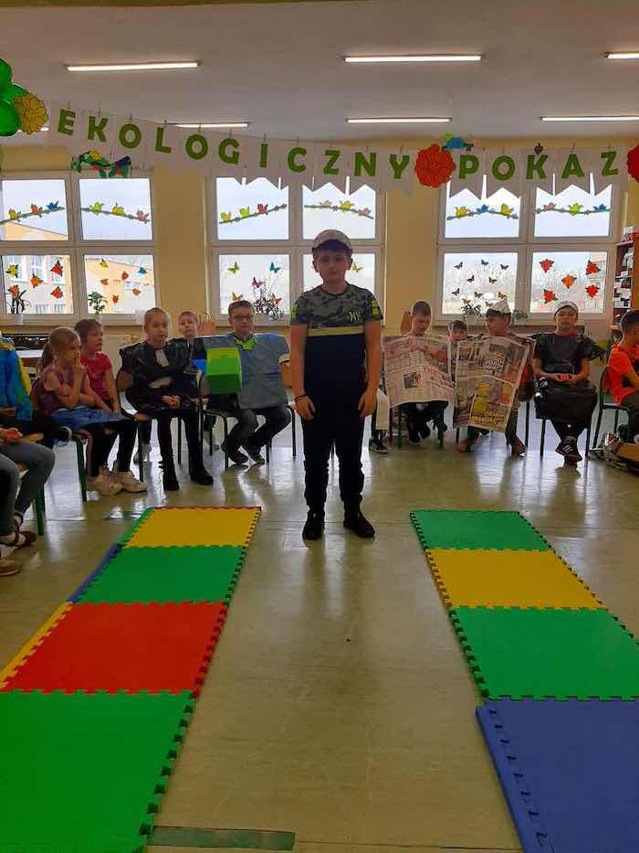 (szerokość: 700 / wysokość: 933)