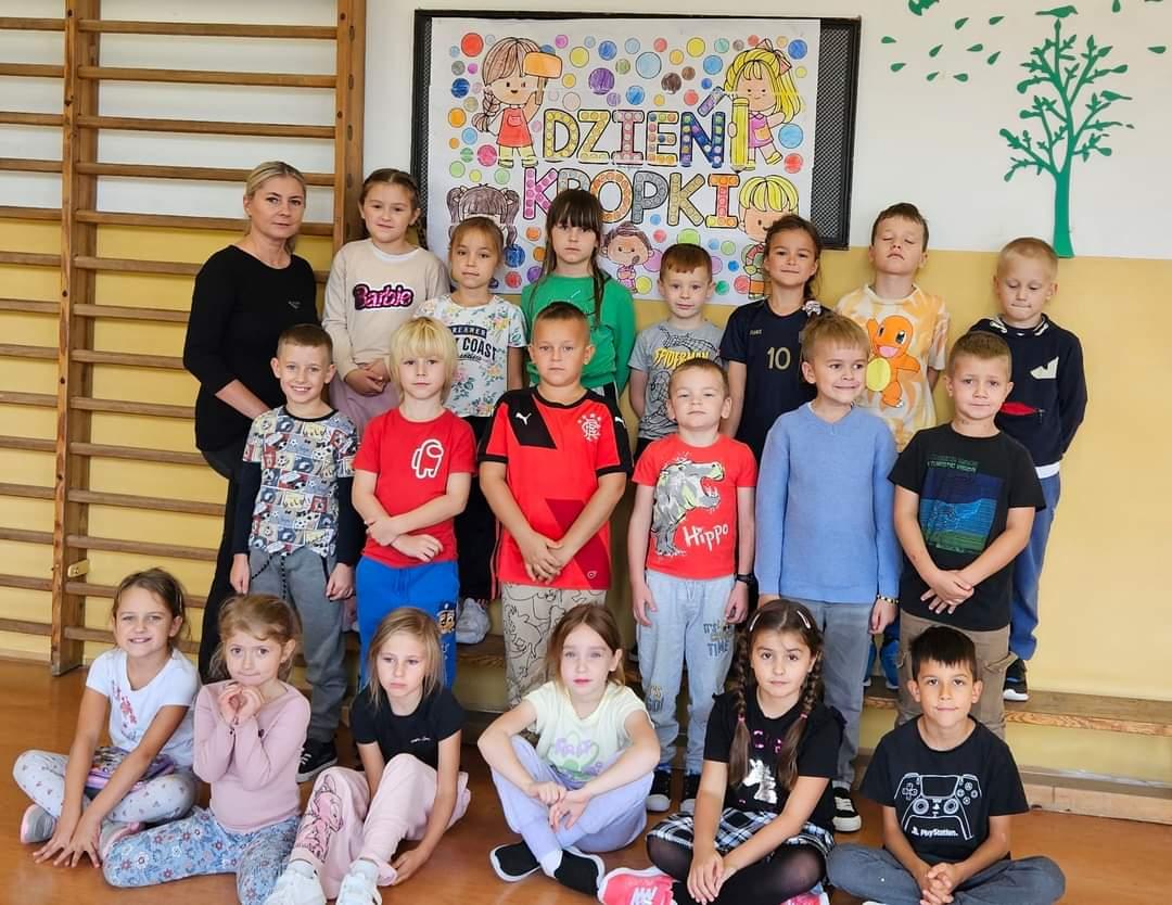 KROPKA - ŚWIETLICA