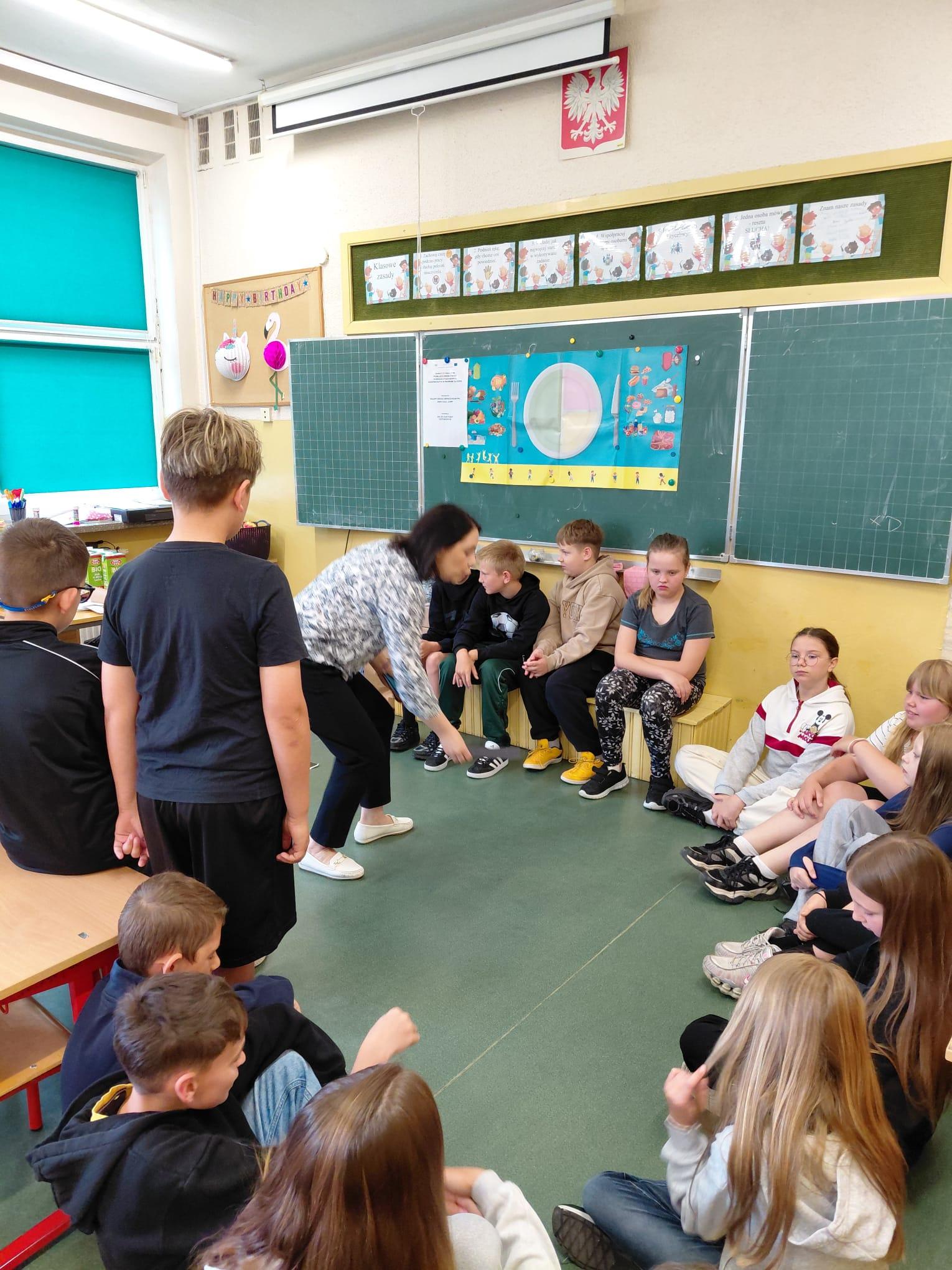 klasa na warsztatach kulinarnych
